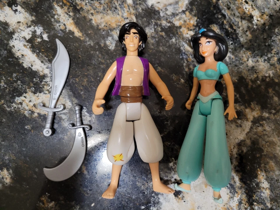Vintage Disney Aladdin “Cave of Wonders” Playset - w xtra Figures - Not Complete - Image 4 of 4
