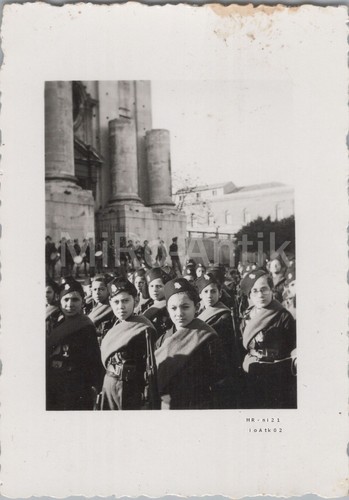 Foto, Aufmarsch der italienischen Jugend in Catania 1941, Italien XT55222