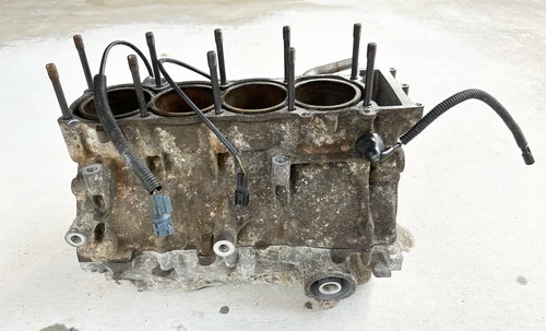 2009 YAMAHA WAVERUNNER VX VX1100 ENGINE MOTOR CRANKCASE CRANK CASES BLOCK