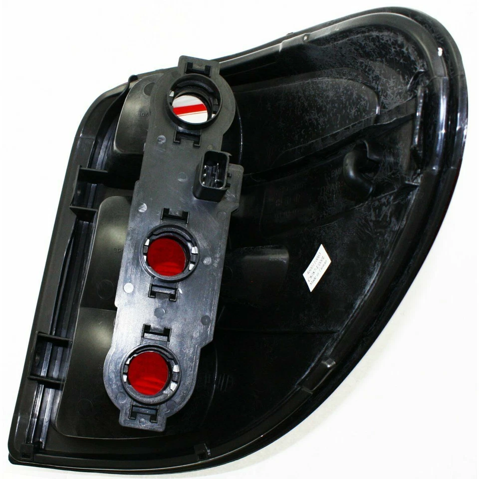 Lanterna traseira lateral esquerda DEPO para 2001-2003 Chrysler Town & Country CH2800140 - Imagem 2 de 4