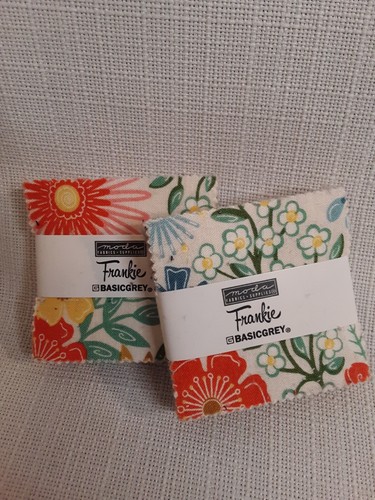 Large Lot of Hexagon quilt pieces and 5 Moda Fabric Mini Charm packs BG/3 sister - Picture 9 of 9