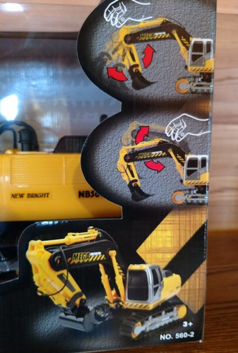 NEW BRIGHT NO.560-2 REMOTE CONTROL MEGA-EXCAVATOR - NEW IN ORIGINAL BOX - Picture 11 of 12