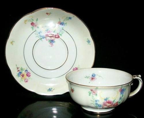 17 Piece Royal Bayreuth Multi-Color Floral & Gilt Pattern Teacups/Saucers EXC - Picture 6 of 12