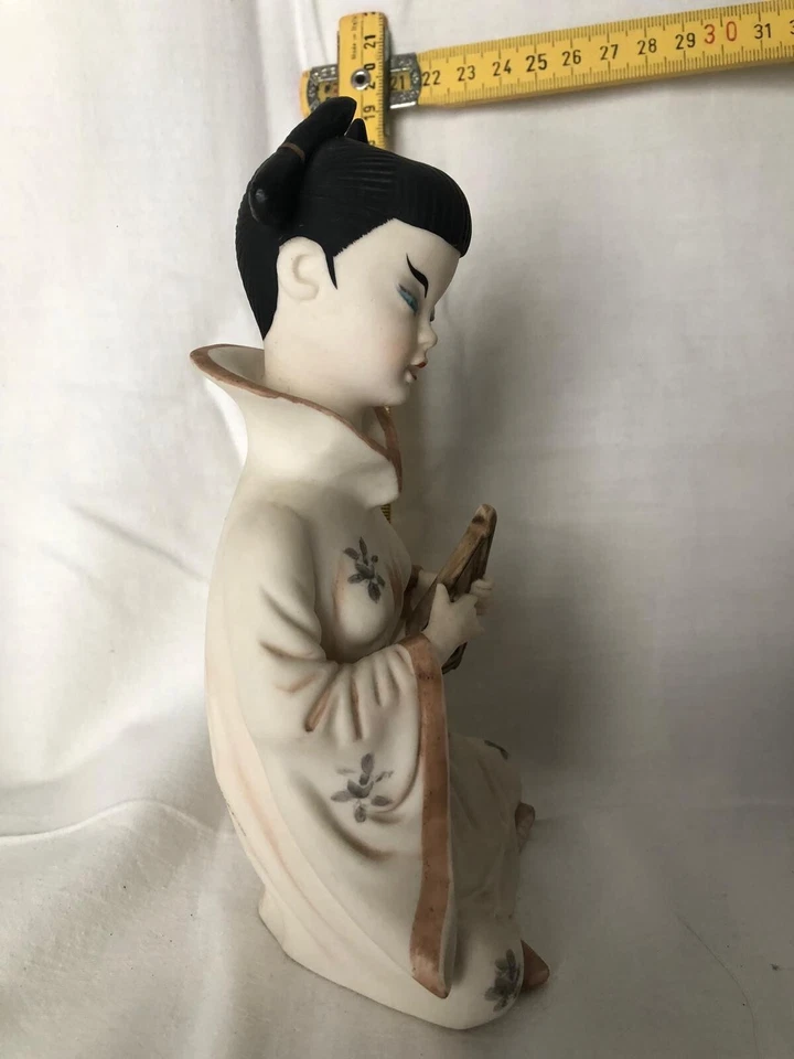 Coppia Statuina Giapponese In Porcellana  - Immagine 3 di 4