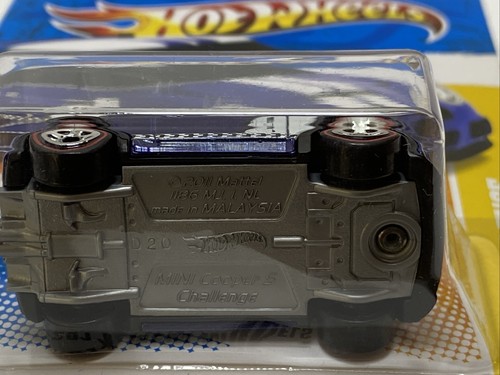 Hot Wheels Mini Challenge (Blue) 2011 New Models w Redline - Picture 17 of 18