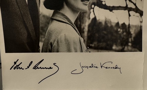Vintage 8 x 10 Foto John und Jacqueline Kennedy beide Faksimile Signaturen - Bild 2 von 7