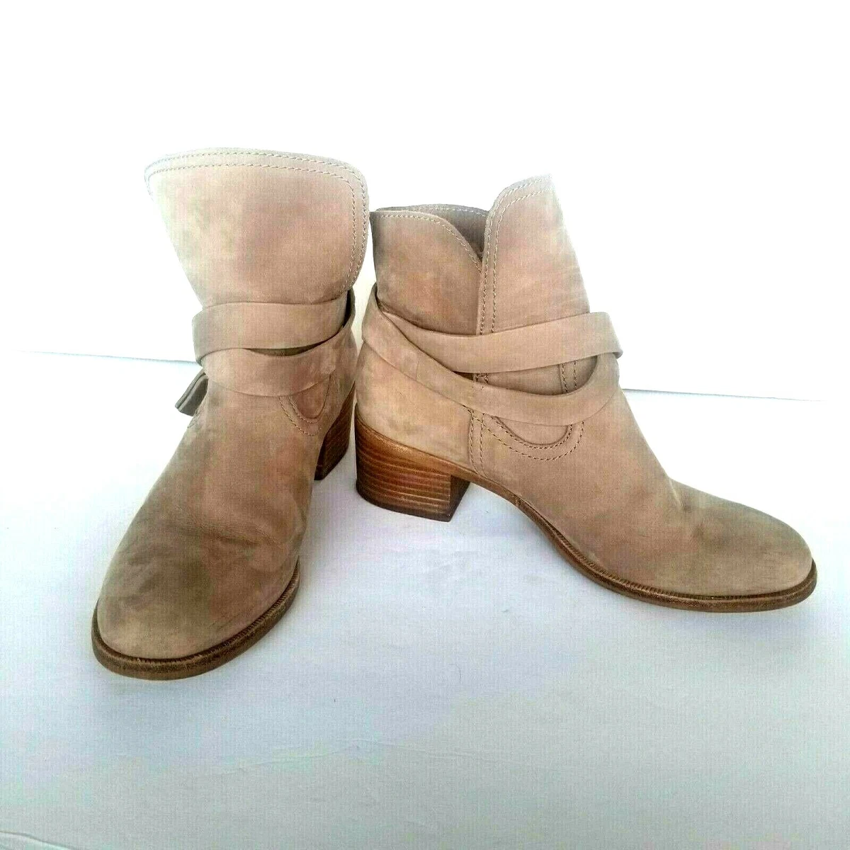 UGG Women s Elora Taupe Sahara Leather 1019148 Block Heel Boot