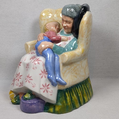 Royal Doulton Figure ~ "SWEET DREAMS" ~ Model No: HN2380 ~ Height 12.5cm - Picture 9 of 15