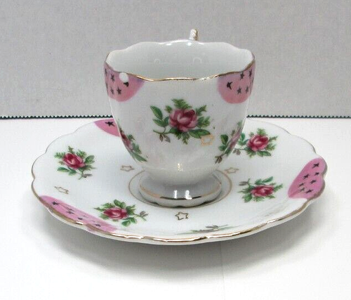 Taza de té y platillo con patas Demitasse con patrón de rosas de porcelana fina hecha en Japón - Imagen 14 de 23