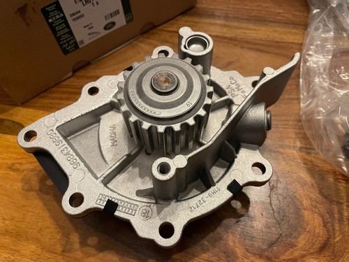 Freelander 2 Evoque Discovery Sport XF 2.2TD NEW GENUINE water pump LR011694 15A