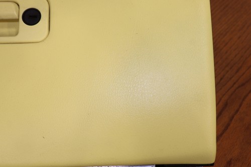 02-05 Ford Thunderbird Glove Box Compartment Door (Inspiration Yellow) See Notes - Picture 6 of 23