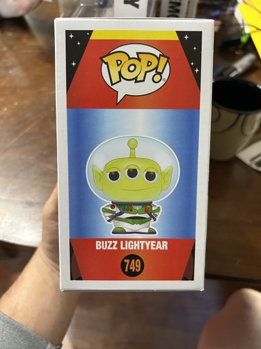 FUNKO POP ALIEN REMIX BUZZ LIGHTYEAR # 749 GITD GLOWS IN THE DARK TARGET W/Prot - Picture 12 of 19