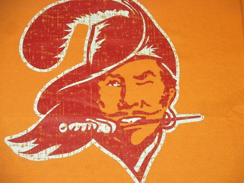 NIKE Men's XL TAMPA BAY BUCCANEERS Throwback Vintage Logo T-SHIRT $40 NWT NFL - Picture 5 of 6
