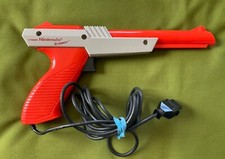 VTG 80s Nintendo NES Zapper Gun NES-005 Orange NICE Light Tested
