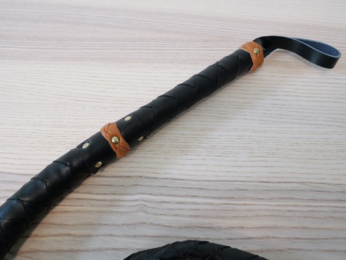 9’ Leather Whip Heavy Duty Authentic Crackle LOUD Cosplay Renaissance Fair - Picture 3 of 4