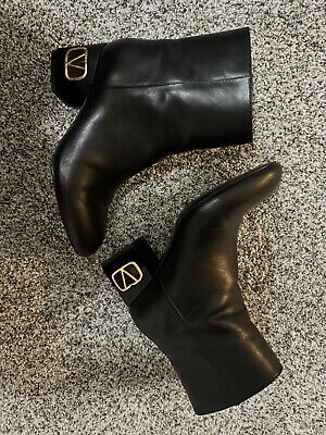 Valentino Garavani Heritage VLOGO V Logo Booties Heel Black Valentino Garavani Heritage VLOGO V Logo Booties Heel Black
