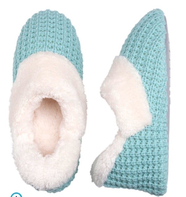 Dearfoams Sweater Knit Slippers With Memory Foam Insole. Size Small (5-6). NWT. Dearfoams Sweater Knit Slippers With Small Memory Foam Insole. Size Small With (5-6). NWT. dad68a