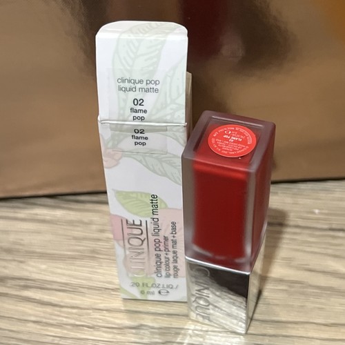 Color de labios mate líquido Clinique Pop 02 FLAME POP 0,2 oz NUEVO - Imagen 3 de 3