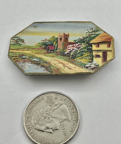 Antiguo paisaje victoriano pintado a mano de cabaña y castillo en broche de hojalata - Imagen 7 de 9
