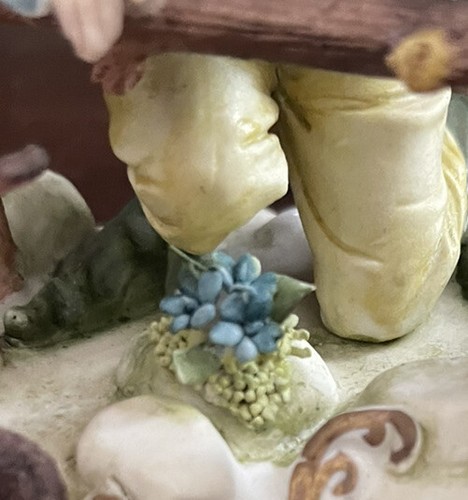 RARE Vintage Capodimonte Dwarf Gnome figurine With A Fox Signed Exc Cond! - Picture 7 of 9