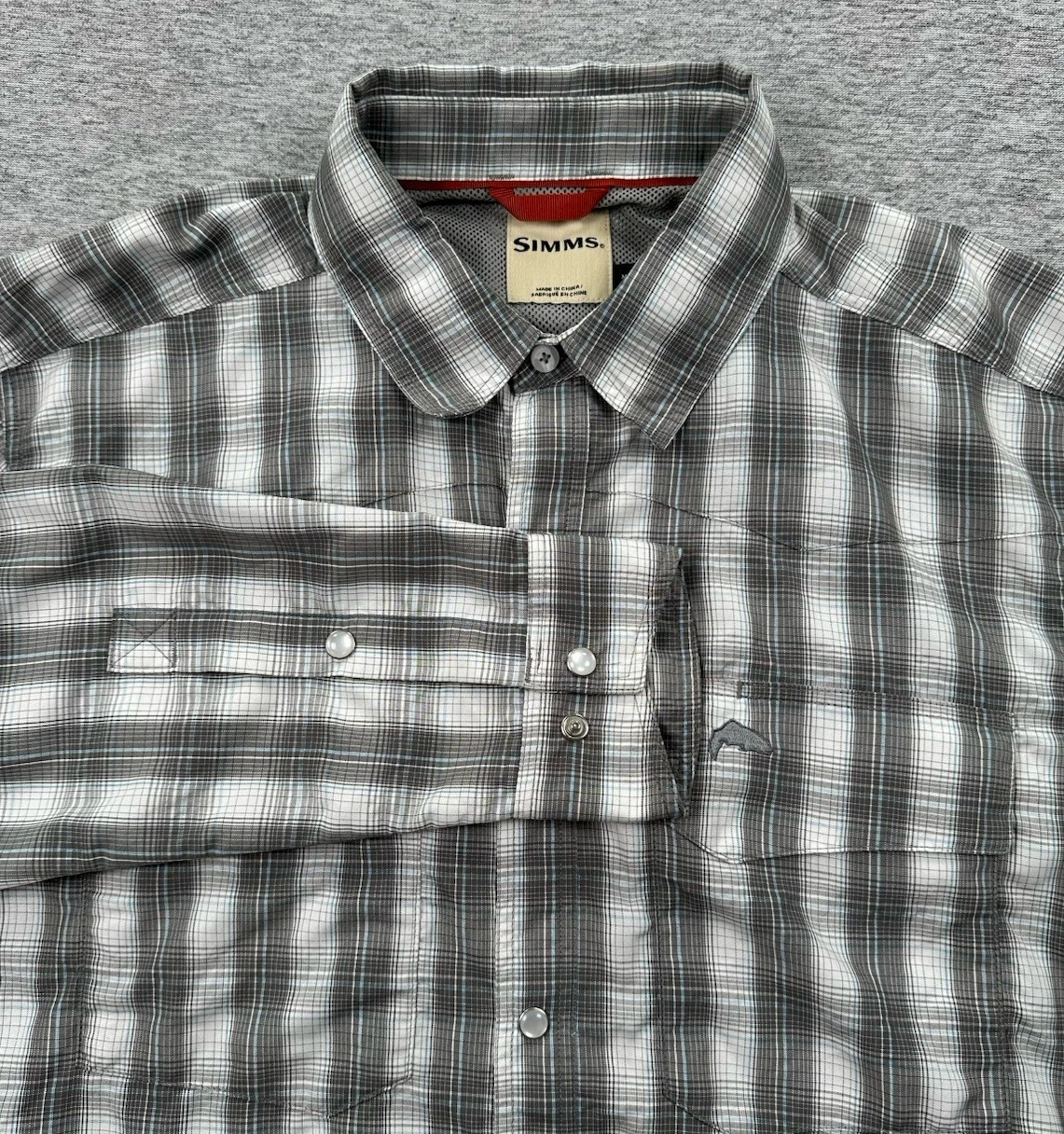 Simms Shirt Mens Medium Gray Plaid Pearl Snap Vented Long Sleeve Fishing Hiking