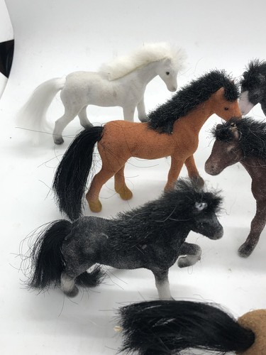 Figurine cavallo floccato lotto di 10 assortite alte circa 3 pollici - Foto 2 di 6