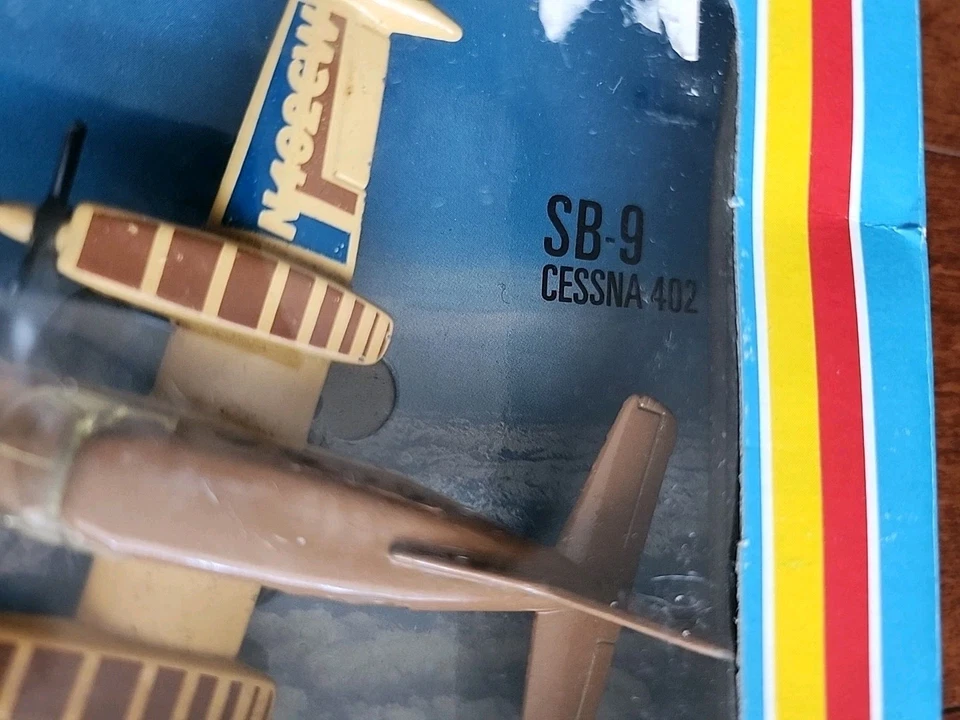 Vintage Matchbox 1981 Cessna 402 S.B.9 SKYBUSTERS Brown Made In Macau IN BOX - Image 2 of 4