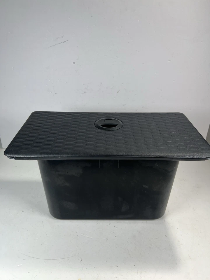 Contenedor cubby 2500 OEM 2013-2018 RAM 1500 piso trasero compartimento contenedor de almacenamiento Foto 4 de 4