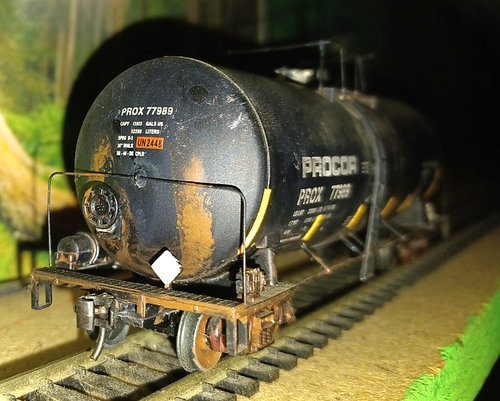 Walthers HO Scale 932-7206 UTLX 16K Funnel Flow Tank Car - WEATHERED - Bild 3 von 10