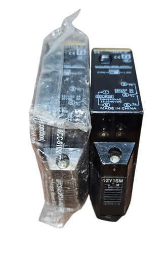 LOTE DE 02 PIEZAS INTERRUPTOR FOTOELÉCTRICO OMRON E3JM-R4M4-G - Imagen 2 de 6
