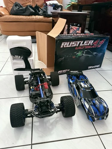 Traxxas Rustler 4X4 Ultimate Brushless Stadium Truck