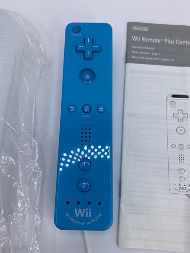 Wii - Mando a distancia Motion Plus azul claro / correa / funda manual OEM Nintendo Wii U - Imagen 3 de 7