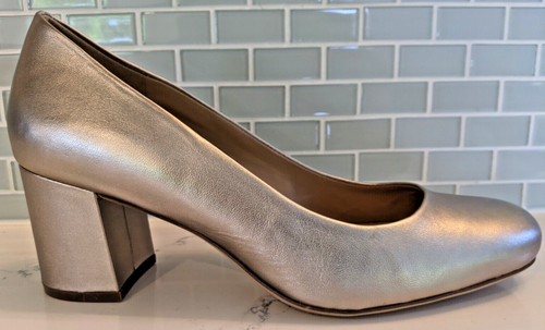 NATURALIZER Whitney PUMPS Low Heels SIZE 9 M Gold 100% Leather Upper Block Heels