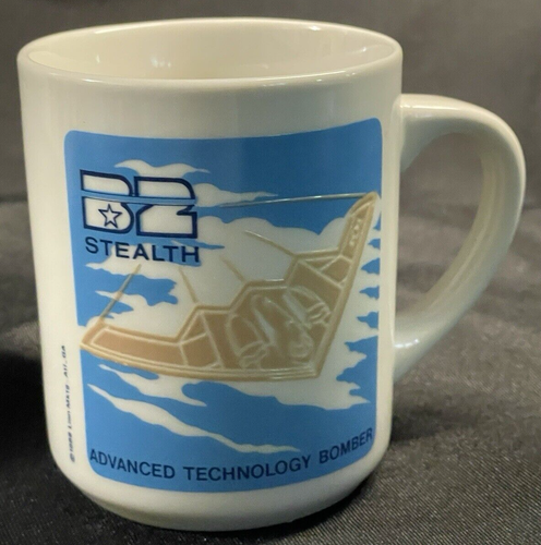 Taza de café B-2 Stealth Advanced Technology Bomber 1988 Aeronáutica - Imagen 3 de 6