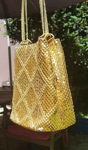 Pailletten-Beuteltasche goldfarben, Taschenboden und Taschengriffe aus Leder - Bild 5 von 5
