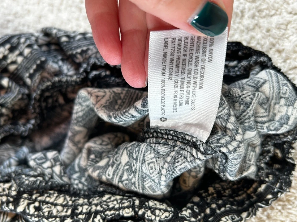 Pantalones Cortos Xhilaration Para Mujer XL Boho Negro Blanco Estampado Rayón Cordón Ligeros Foto 3 de 4