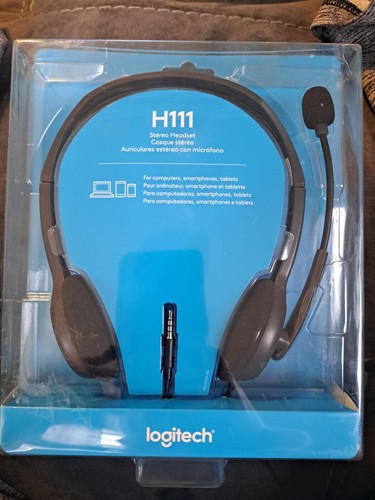 Logitech H111 Black On the Ear Stereo Headset - Picture 1 of 4