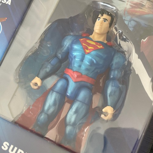 NEW 2022 Spin Master DC Heroes Metallic Superman Chase Variant 4" Action Figure - Picture 2 of 4