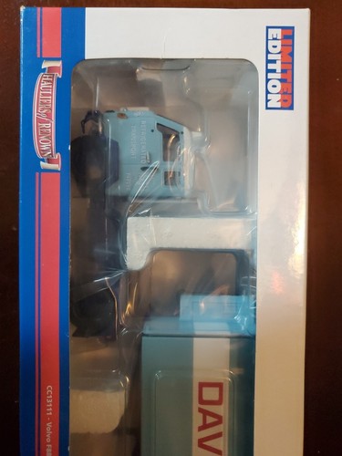 CORGI CC13111 VOLVO F88 Truck & Fridge Trailer 1:50 David McCulla & Sons Limited - Picture 7 of 10