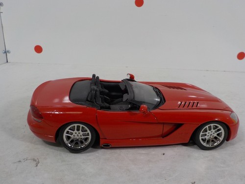 N A312 Burago 1992 Dodge Viper RT/10 1:18 Scale Diecast Car Red - Picture 4 of 10