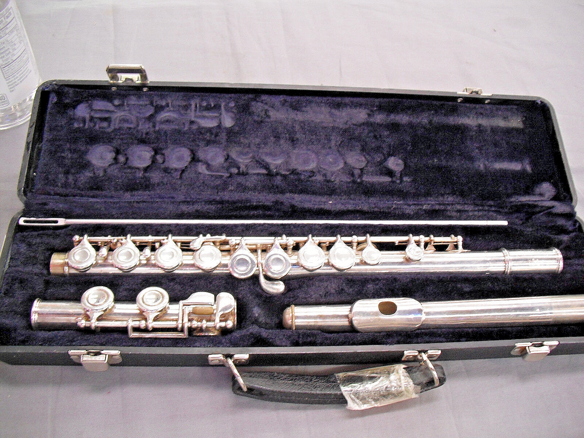 Artley フルート NOGALES ARIZ 18-0・アメリカ製・送料込！ Artley 18-0 Flute Silver Plated Student Model with Hardcase, Made