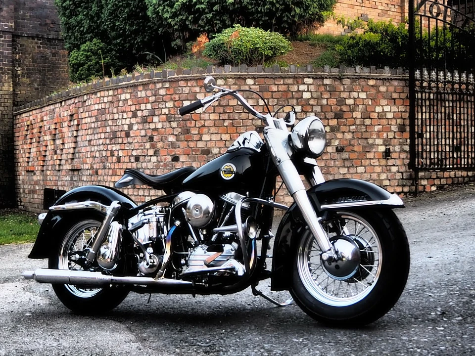 American-V Magazine Issue 96 June/July '19 UK Harley-Davidson Indian Motorcycles - Image 3 of 4