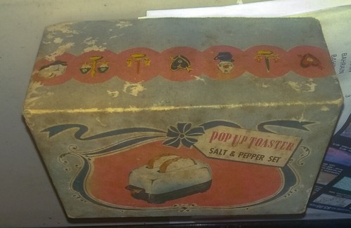 VINTAGE POP UP TOASTER SALT & PEPPER SET - MADE IN USA - Picture 3 of 12