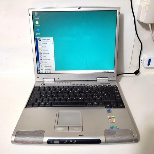 Notebook PC Portatile Windows 98 Floppy Collegamento Seriale RETRO GAMING 21024 - Foto 2 di 5