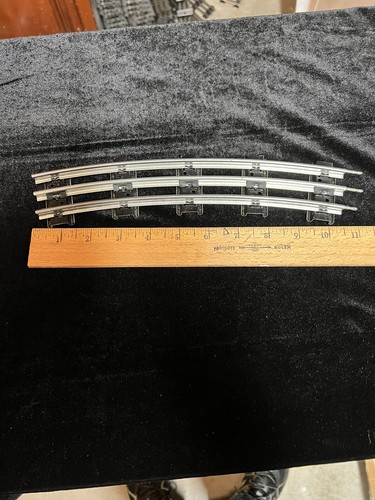 10 INCH IONEL CARVED TRACK USED BUT IN GREAT SHAPE - Picture 2 of 7