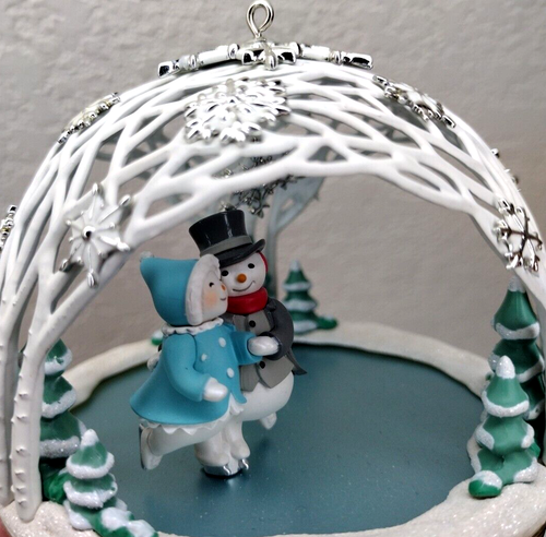 2 Hallmark Keepsake Christmas Tree Ornaments 2018 & 2019 Magic Sound & Motion - Picture 5 of 19
