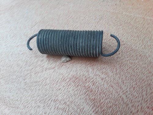 1983 Mercedes Benz W123 300D AT Throttle Linkage Rod Spring OEM - Picture 6 of 7