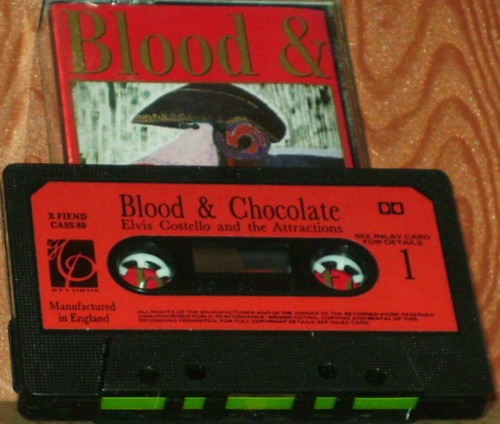 ELVIS COSTELLO ATTRACTIONS BLOOD & CHOCOLATE CASSETTE ALBUM - Picture 2 of 12
