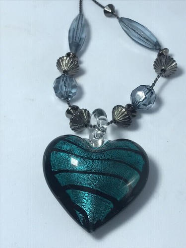 3 Heart Glass Pendant Necklaces Unmarked 18" Chain Mixed Styles See Images - Picture 9 of 11