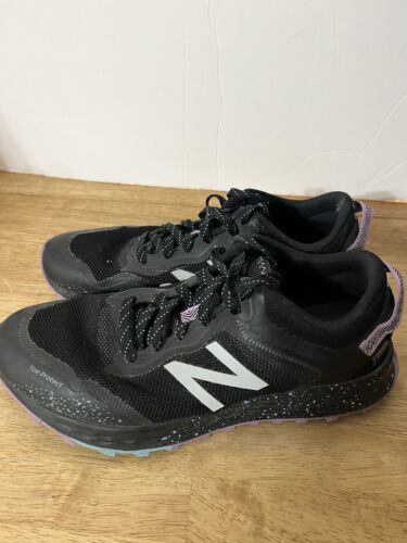 Scarpe da trail running New Balance fresche in schiuma Arishi Trail V1 taglia 10 US - Foto 3 di 8